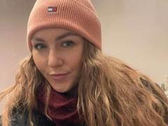 GanzNettePaola-hot - blond female webcam at xLoveCam