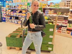 GeilesBabe-hot - blond female webcam at xLoveCam