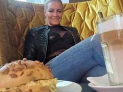 GeilesBabe-hot - blond female webcam at xLoveCam