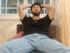 GenesaHot - male webcam at xLoveCam