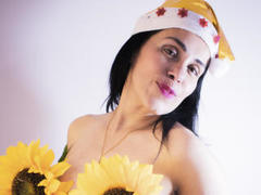 GirasolWalton - female with black hair webcam at xLoveCam