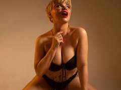 GiulianaRicci - blond female with  big tits webcam at xLoveCam