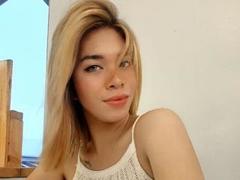 GoddesHera - shemale webcam at xLoveCam