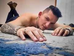 GoldDiamonds - couple webcam at xLoveCam