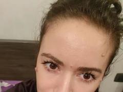 GoldySquirt - female with brown hair webcam at xLoveCam