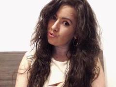 GoldySquirt - female with brown hair webcam at xLoveCam