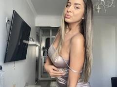 GyulisSweet - female with brown hair webcam at xLoveCam