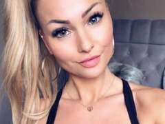 Hailey-B - blond female webcam at xLoveCam