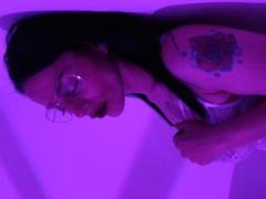 HallyHott - female webcam at xLoveCam