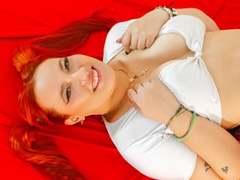 HannaCutex - female with red hair and  small tits webcam at xLoveCam