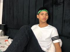 HarryL - male webcam at xLoveCam