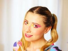 HeartHeidi - blond female webcam at xLoveCam