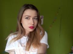 HeartHeidi - blond female webcam at xLoveCam