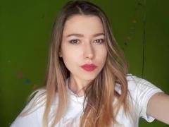 HeartHeidi - blond female webcam at xLoveCam