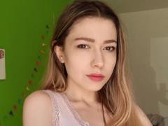 HeartHeidi - blond female webcam at xLoveCam