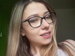 HeartHeidi - blond female webcam at xLoveCam