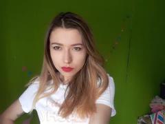 HeartHeidi - blond female webcam at xLoveCam