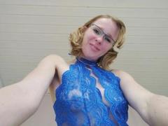 HeisseLina-hot - blond female webcam at xLoveCam