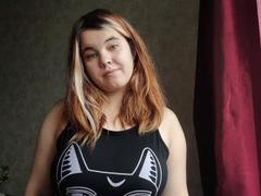 Helen_foxygirl - female with brown hair webcam at ImLive