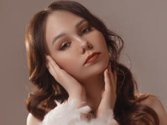 SonyaLynn - female with brown hair webcam at LiveJasmin