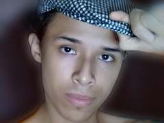 Hercolezz - male webcam at xLoveCam