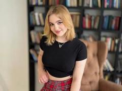 HollieMollie-hot - blond female webcam at xLoveCam