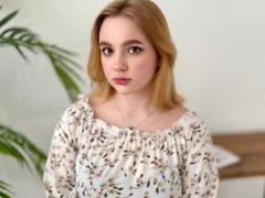 HollieMollie-hot - blond female webcam at xLoveCam