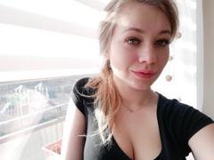 HollyCandyX - blond female webcam at xLoveCam