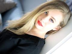 HollyCandyX - blond female webcam at xLoveCam