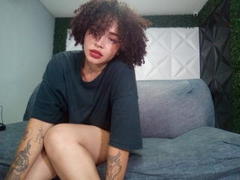 HoneySunny - female with brown hair webcam at xLoveCam