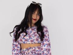 HoneyTS - shemale with black hair webcam at xLoveCam