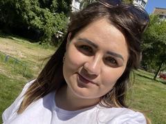 HoneydewWaves - female with brown hair webcam at xLoveCam