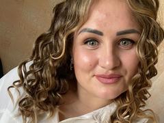 HoneydewWaves - female with brown hair webcam at xLoveCam