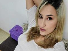 HotCarolina69 - blond female webcam at xLoveCam