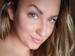 HotGirlVibe - female with brown hair and  big tits webcam at xLoveCam