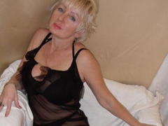 HotMatureBlondi - blond female with  big tits webcam at xLoveCam
