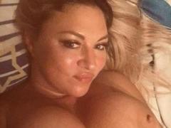 HugeNaturalTits - blond female with  big tits webcam at xLoveCam
