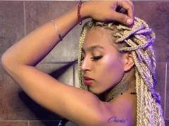 HunnyHotX - shemale webcam at xLoveCam