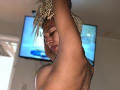 HunnyHotX - shemale webcam at xLoveCam