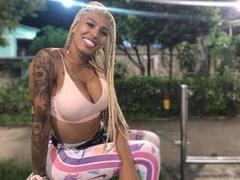 HunnyHotX - shemale webcam at xLoveCam