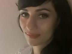 HypnoticIsabel - female with black hair webcam at xLoveCam