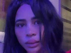 IdalyWhitee - female webcam at xLoveCam