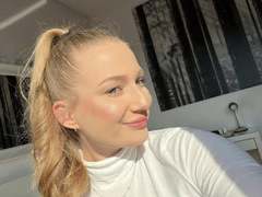 IrisGlam - blond female with  small tits webcam at xLoveCam