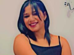 IsaBrunette - female with black hair webcam at xLoveCam