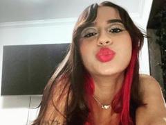 IsabelaPussett - female with brown hair webcam at xLoveCam