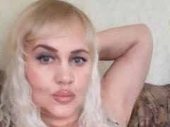 IsabellaBoni - blond female with  big tits webcam at xLoveCam