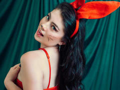 IsabellaRobertz - female with black hair webcam at xLoveCam