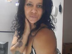 IsabellaSweett from xLoveCam