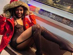 IsabellaZanella - female webcam at xLoveCam