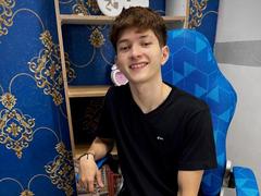 JakeDavins - male webcam at xLoveCam